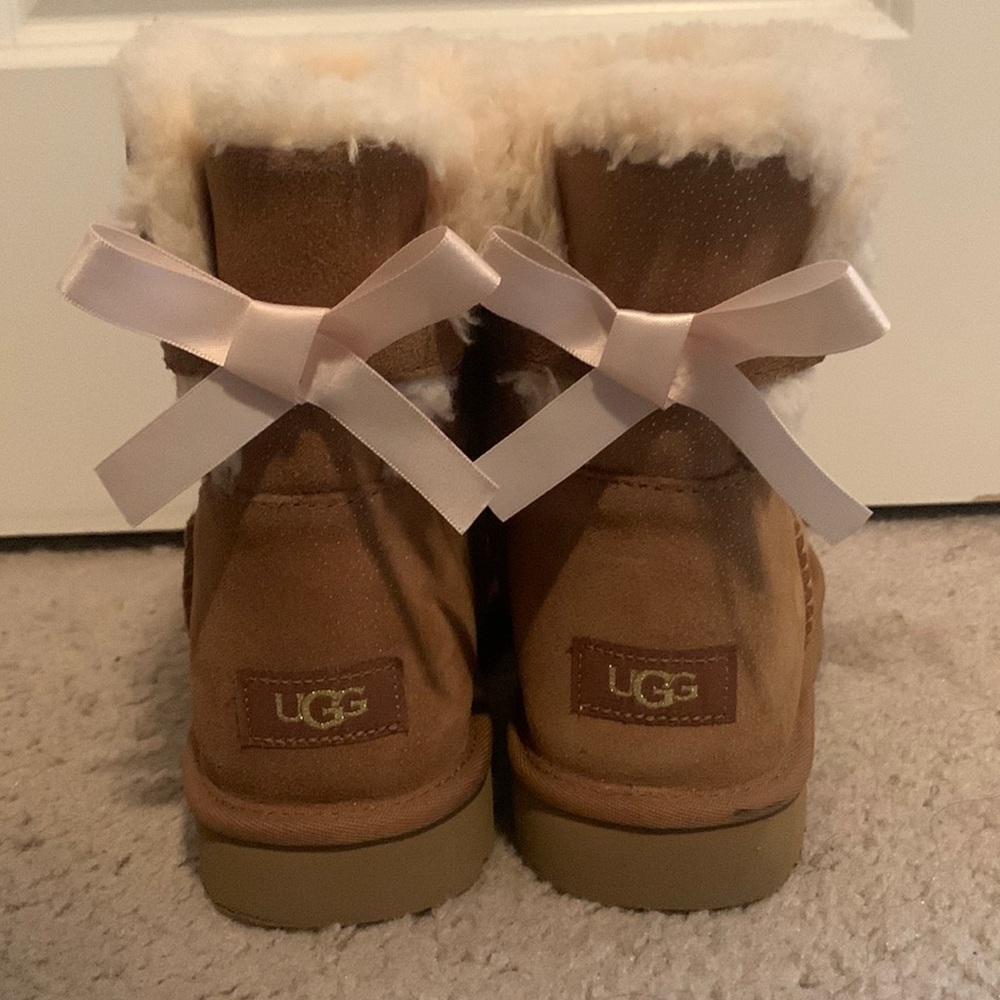 Bailey Bow Uggs Boots Women's Size 11 Glitter Pink + Chestnut